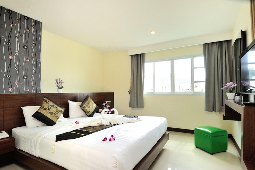 Pimrada Hotel Patong Exteriör bild