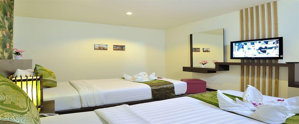 Pimrada Hotel Patong Exteriör bild