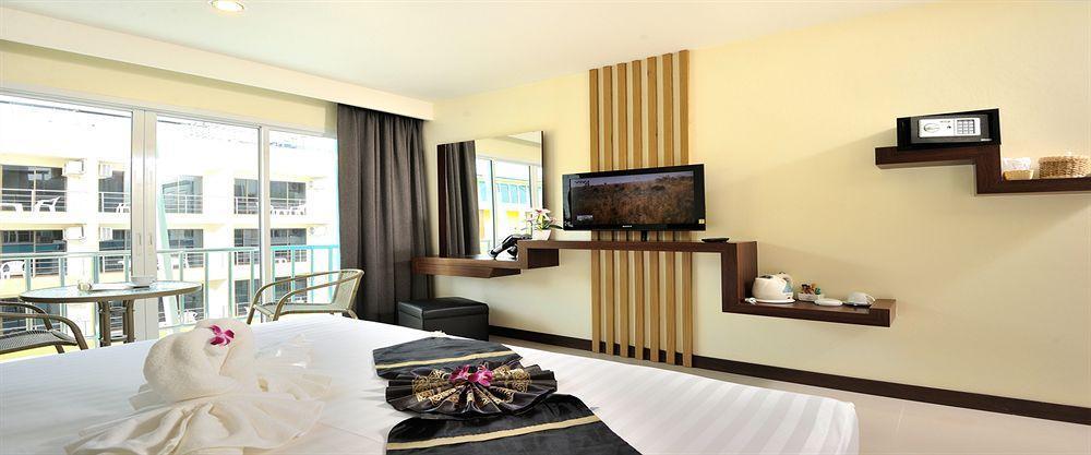Pimrada Hotel Patong Exteriör bild