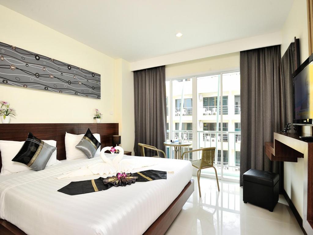 Pimrada Hotel Patong Exteriör bild