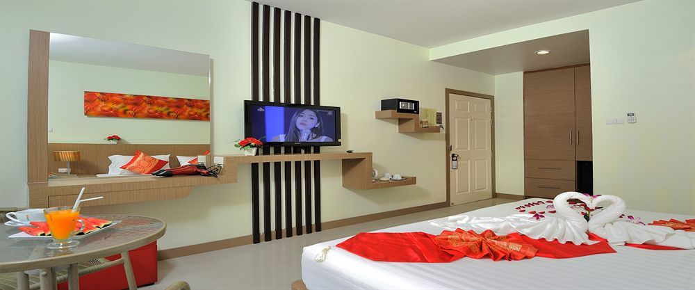 Pimrada Hotel Patong Exteriör bild
