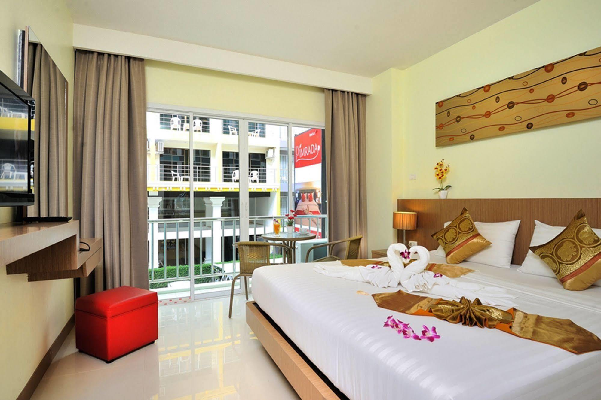 Pimrada Hotel Patong Exteriör bild